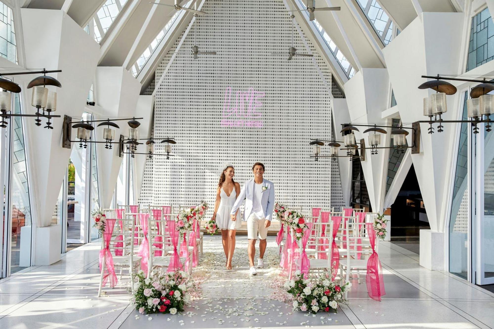 Aloft Bali Seminyak Hotel Buitenkant foto